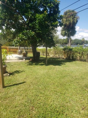 812 Dogwood Road, North Palm Beach, FL 33408