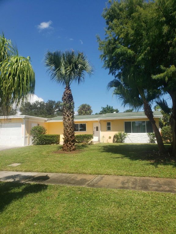 812 Dogwood Road, North Palm Beach, FL 33408