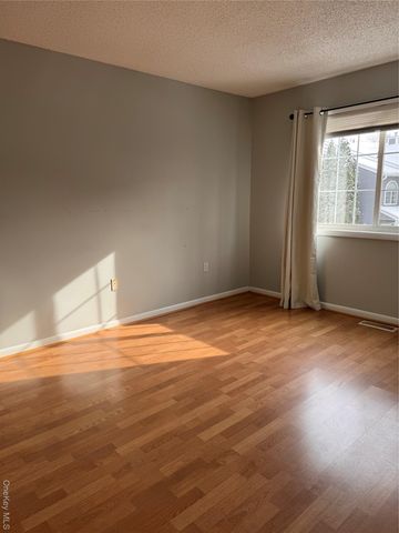 71 Eagle Ridge Way, Nanuet, NY 10954