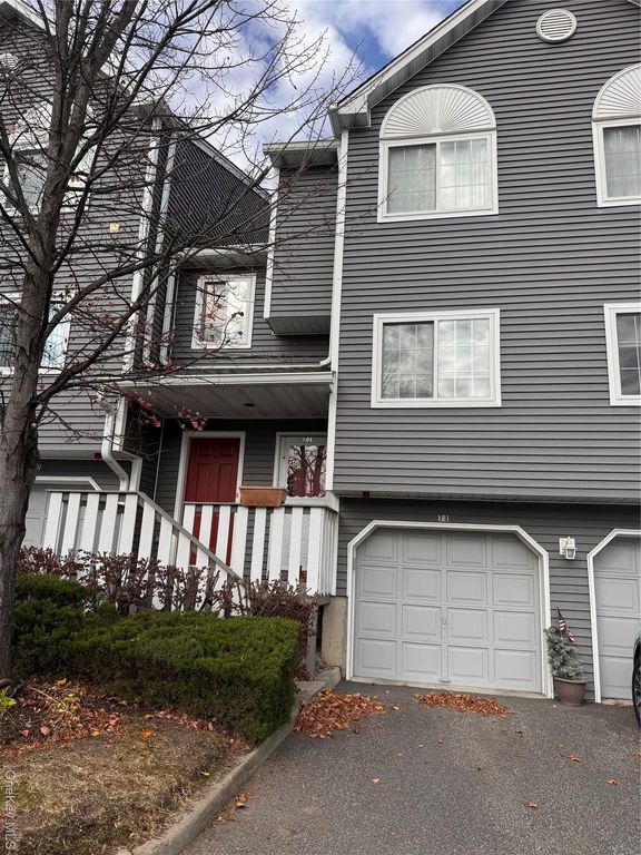 71 Eagle Ridge Way, Nanuet, NY 10954