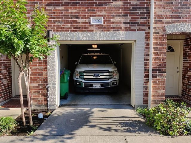 2710 Hullsmith Drive 1502, Houston, TX 77063