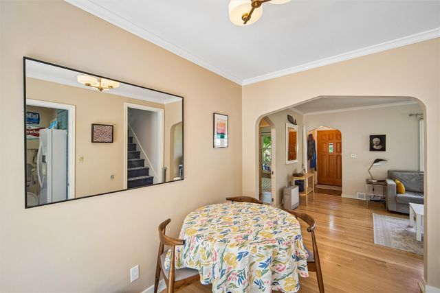 6110 Woodland Road, Des Moines, IA 50312