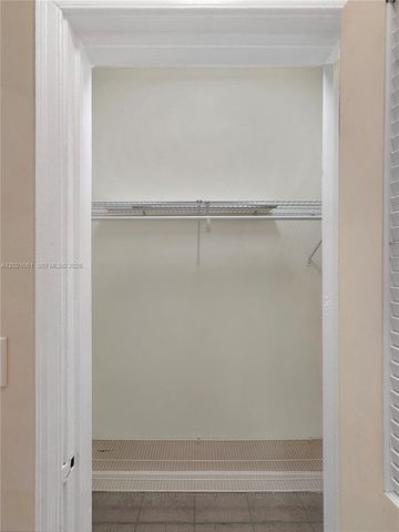 965 Bay Dr 6, Miami Beach, FL 33141