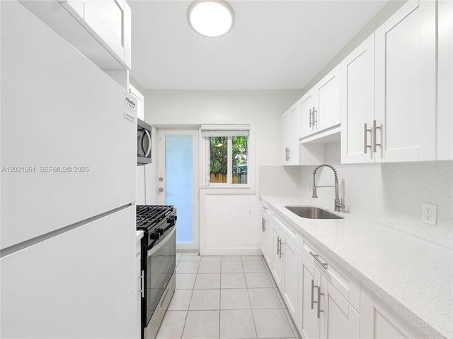 965 Bay Dr 6, Miami Beach, FL 33141
