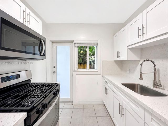 965 Bay Dr 6, Miami Beach, FL 33141