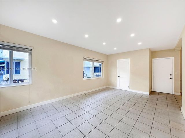 965 Bay Dr 6, Miami Beach, FL 33141