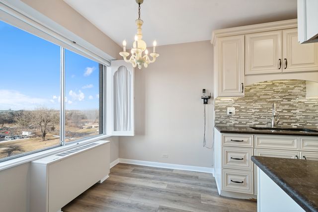 7061 N Kedzie Avenue 613, Chicago, IL 60645