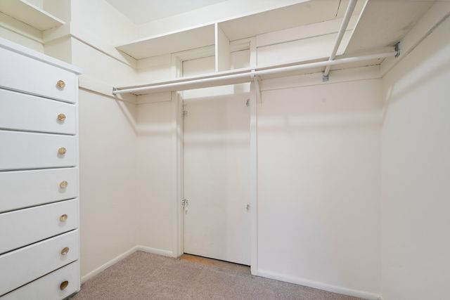 7061 N Kedzie Avenue 613, Chicago, IL 60645