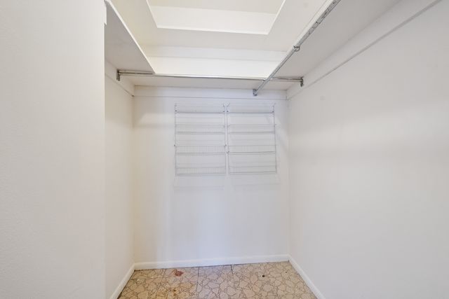 7061 N Kedzie Avenue 613, Chicago, IL 60645