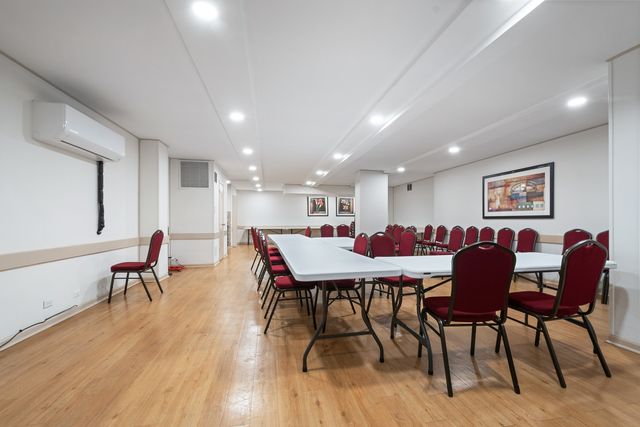 7061 N Kedzie Avenue 613, Chicago, IL 60645