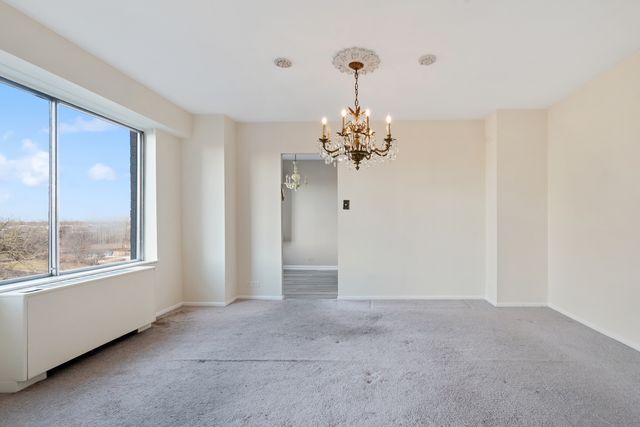 7061 N Kedzie Avenue 613, Chicago, IL 60645