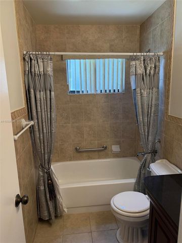 7808 NW 60th St, Tamarac, FL 33321