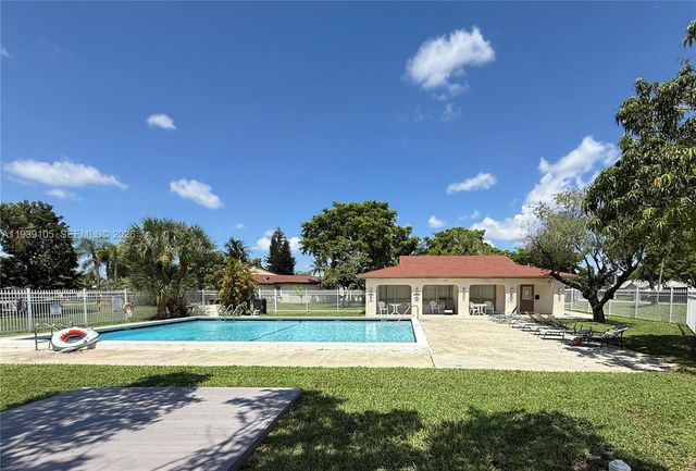 7808 NW 60th St, Tamarac, FL 33321