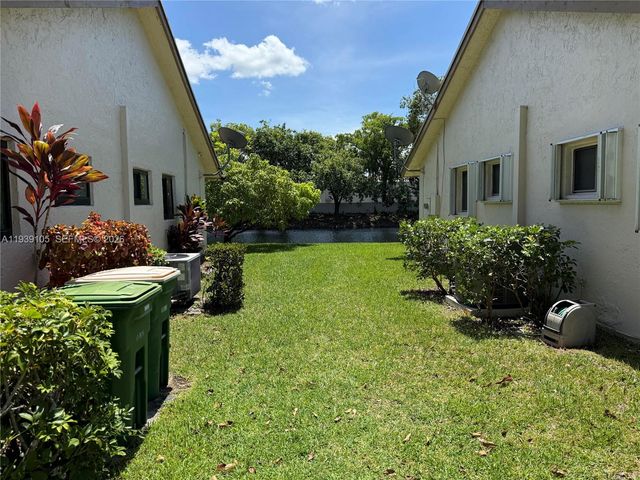 7808 NW 60th St, Tamarac, FL 33321