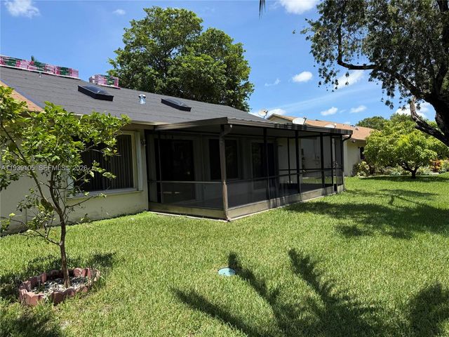 7808 NW 60th St, Tamarac, FL 33321