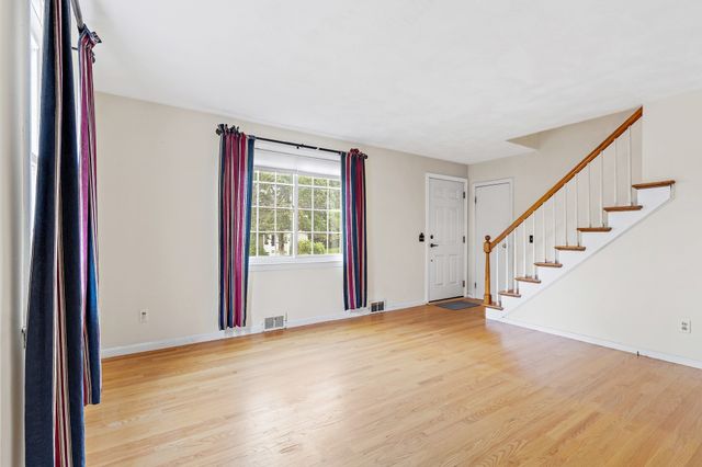 51 Ridge Rd, Marlborough, MA 01752