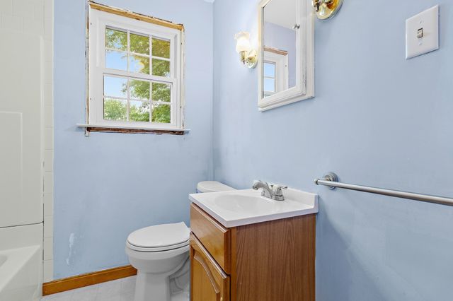 51 Ridge Rd, Marlborough, MA 01752