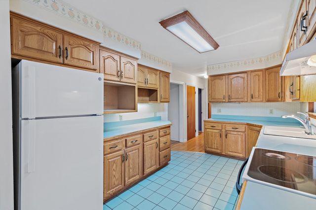 51 Ridge Rd, Marlborough, MA 01752