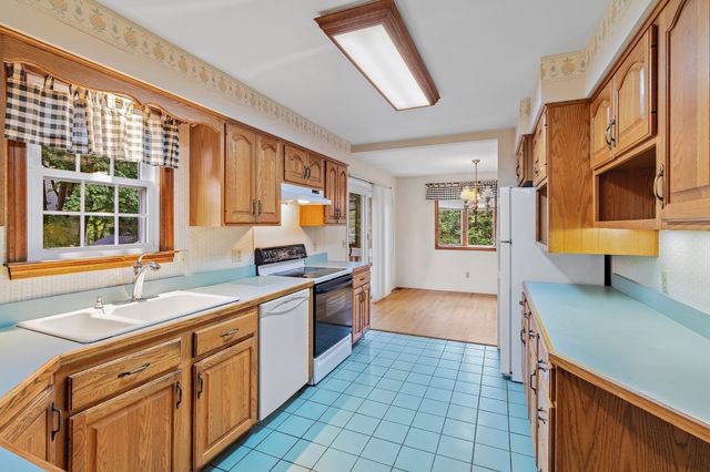 51 Ridge Rd, Marlborough, MA 01752
