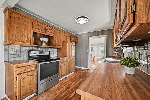 3806 S Outer Belt Road, Oak Grove, MO 64075