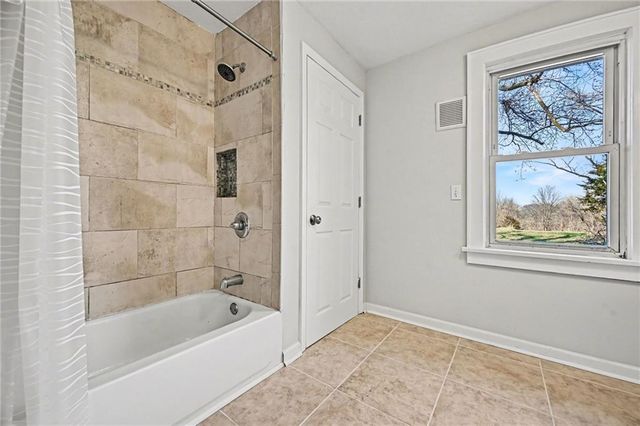 3806 S Outer Belt Road, Oak Grove, MO 64075