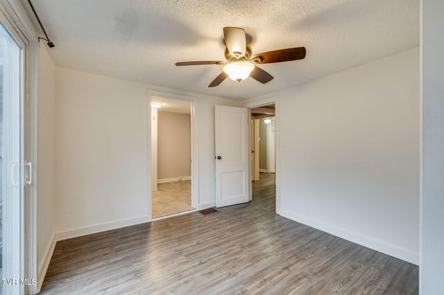 433 West Poplar Street, Johnson City, TN 37604