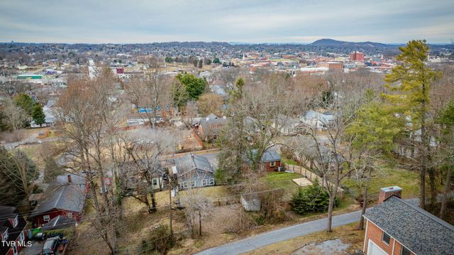 433 West Poplar Street, Johnson City, TN 37604