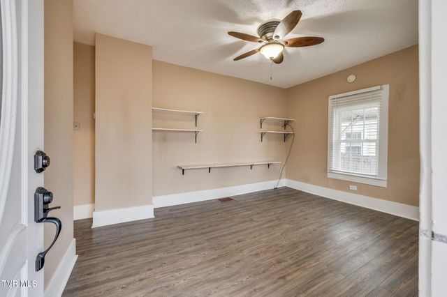 433 West Poplar Street, Johnson City, TN 37604