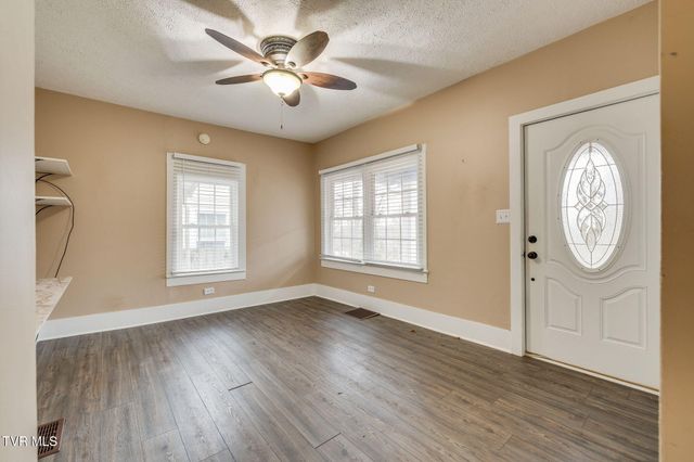 433 West Poplar Street, Johnson City, TN 37604