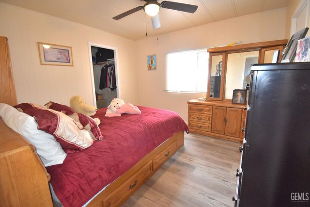 60 Cinnamon Lane, Bakersfield, CA 93308