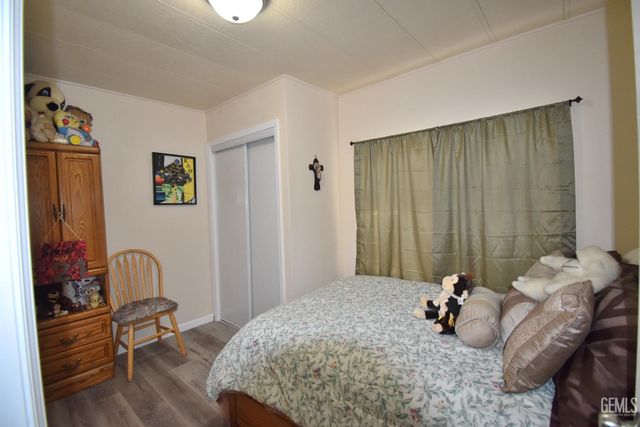 60 Cinnamon Lane, Bakersfield, CA 93308