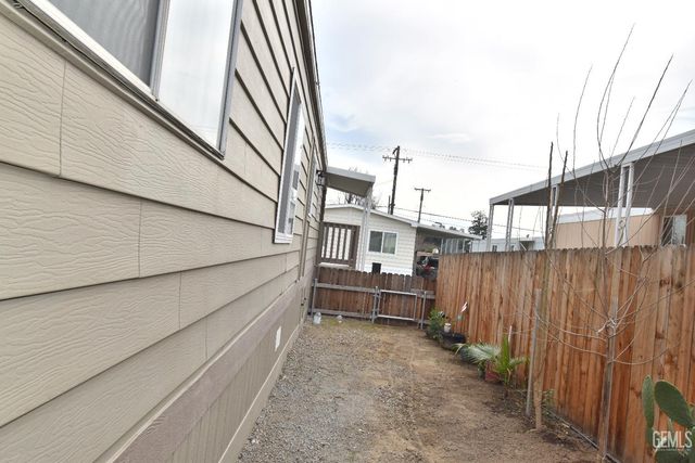 60 Cinnamon Lane, Bakersfield, CA 93308