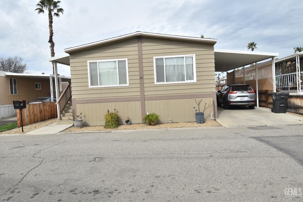 60 Cinnamon Lane, Bakersfield, CA 93308