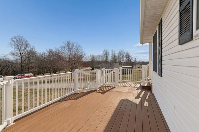 15050 E 2020 Road, Stockton, MO 65785