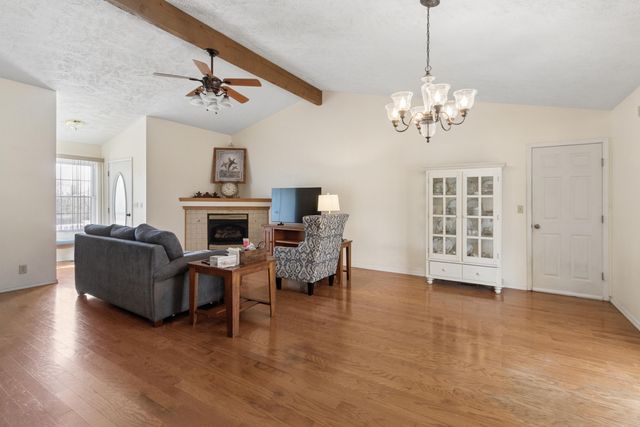 15050 E 2020 Road, Stockton, MO 65785