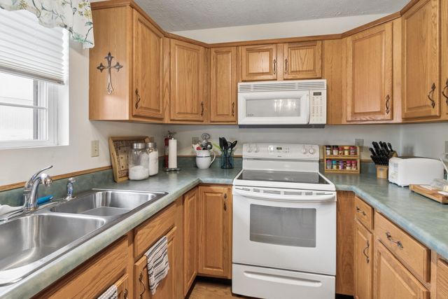 15050 E 2020 Road, Stockton, MO 65785