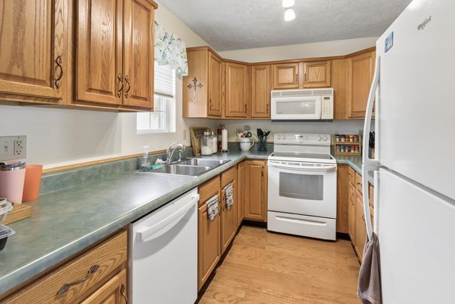 15050 E 2020 Road, Stockton, MO 65785