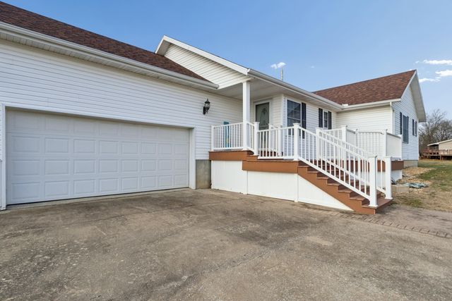 15050 E 2020 Road, Stockton, MO 65785