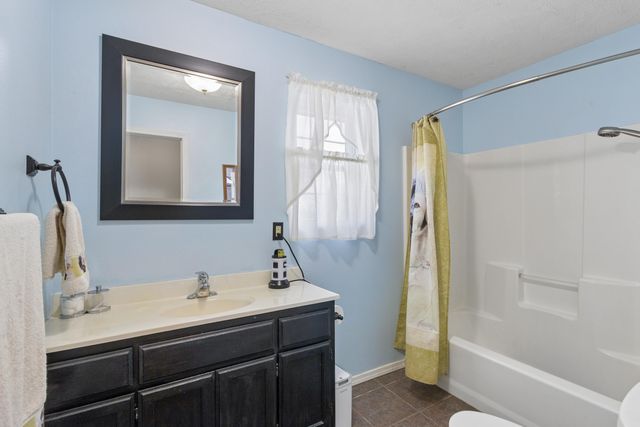 15050 E 2020 Road, Stockton, MO 65785