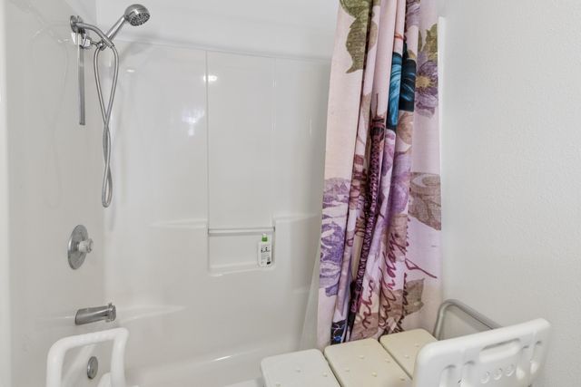 15050 E 2020 Road, Stockton, MO 65785