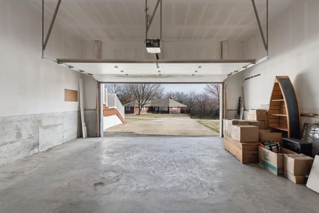 15050 E 2020 Road, Stockton, MO 65785