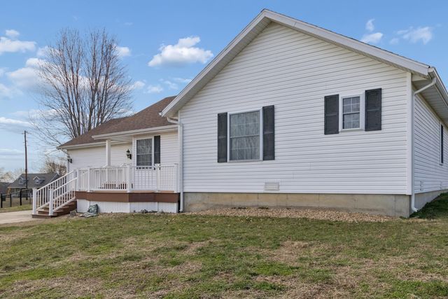 15050 E 2020 Road, Stockton, MO 65785