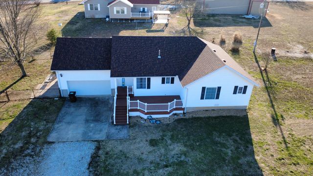 15050 E 2020 Road, Stockton, MO 65785