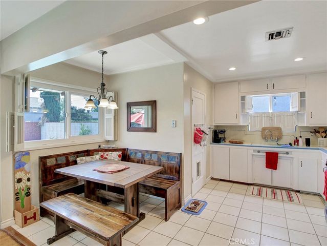 5505 Clybourn Avenue, North Hollywood, CA 91601