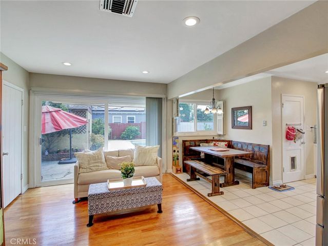 5505 Clybourn Avenue, North Hollywood, CA 91601