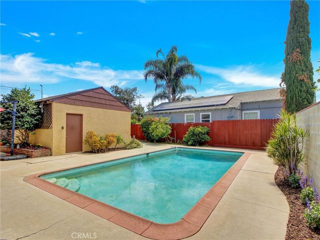 5505 Clybourn Avenue, North Hollywood, CA 91601