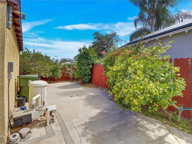 5505 Clybourn Avenue, North Hollywood, CA 91601