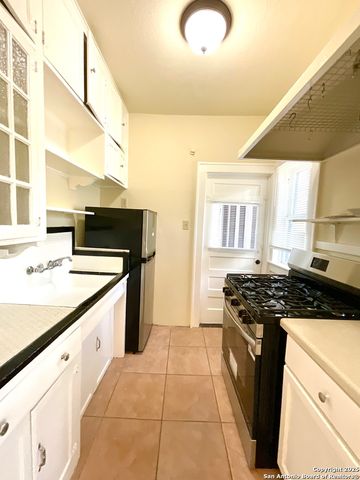 127 W Craig Pl Apt 6, San Antonio, TX 78212