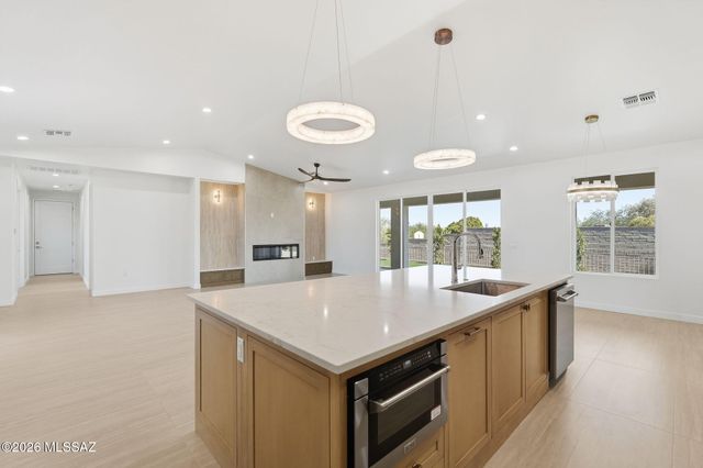 2945 N Silver Spur Drive, Tucson, AZ 85745