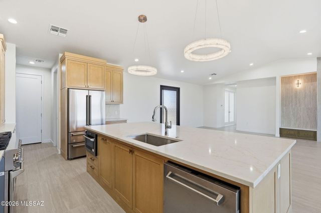 2945 N Silver Spur Drive, Tucson, AZ 85745